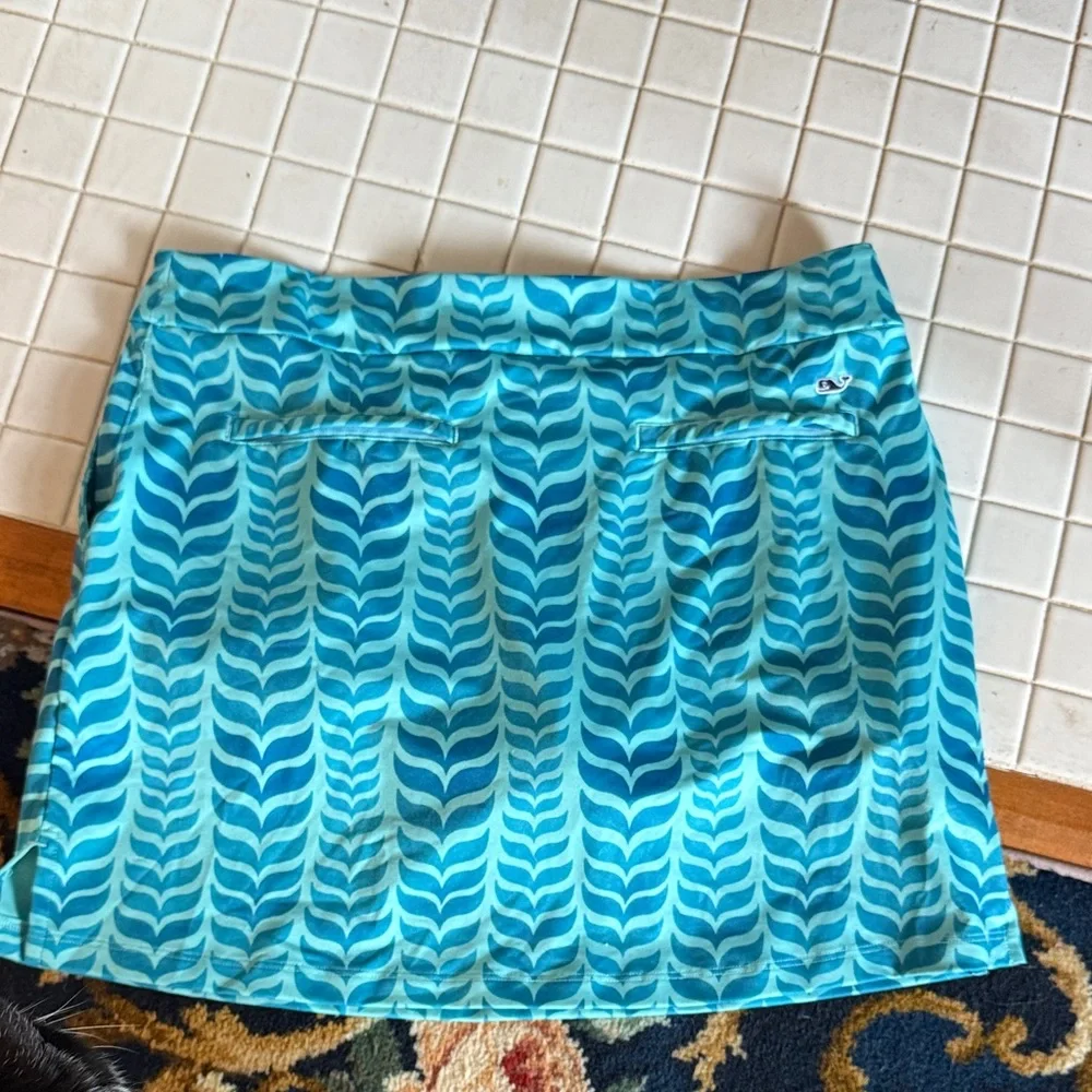 Vineyard Vibes whale‎ tale performance skort- worn a bunch but good shape